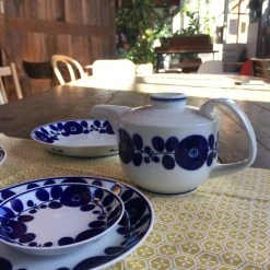 Hakusan Porcelain Blossom Tea Pot Small