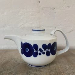 Hakusan Porcelain Blossom Tea Pot Small