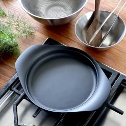 Sori Yanagi Nambu Tekki Oil Pan 22cm Japanese Cast Iron Pan