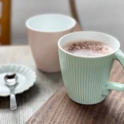 Hakusan Porcelain Stretch Mug