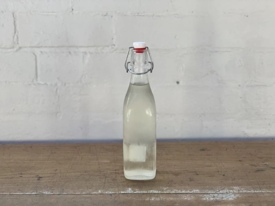 CIBI Grocery Sake - Shiragiku Tokubetsu Junmai 500ml Sake Bottle & Cup