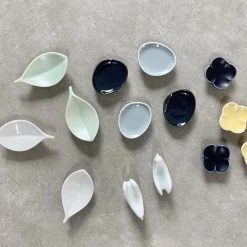 Hakusan Porcelain Chopsticks & Rest Chopstick Rest Leaf White