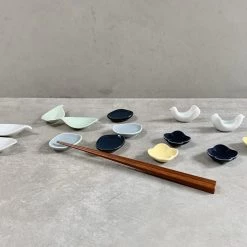 Hakusan Porcelain Chopstick Rest Leaf Pale Green Chopsticks & Rest