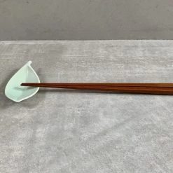 Hakusan Porcelain Chopstick Rest Leaf Pale Green Chopsticks & Rest