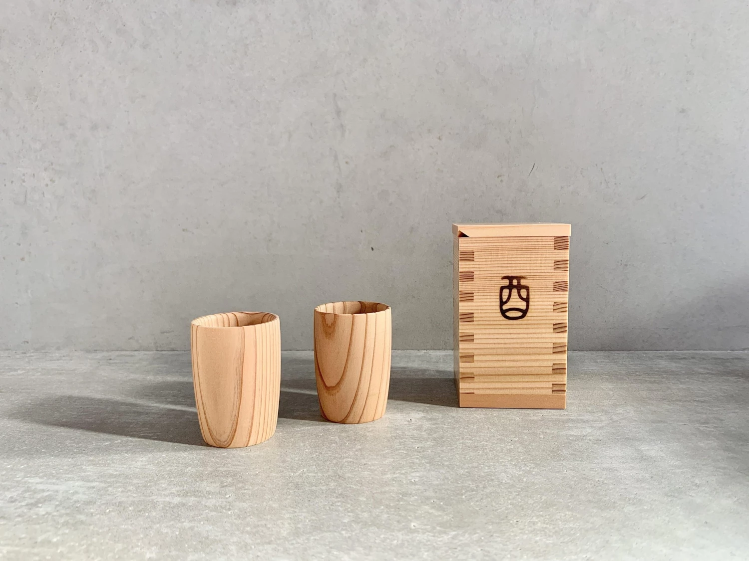 Odate Kougei Sha Sake Bottle & Cup Akita-sugi(Cedar) Wooden Sake Set (3pcs)