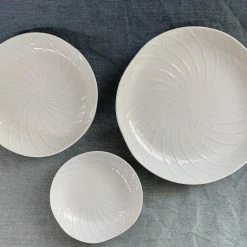 Hakusan Porcelain - White Shell Plate Series - 4 Sizes - Whirlpool